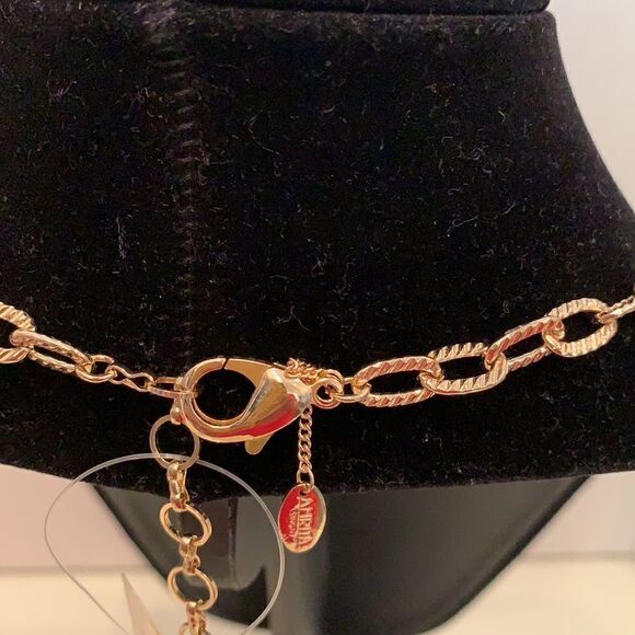 Amrita Singh Statement Necklace - Picture 4 of 4